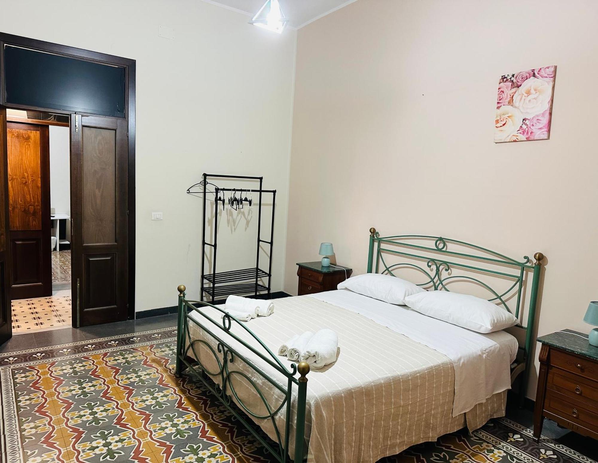 Maya Palace Real Rooms Palermo Centre Close To Cathedral — Photos 2